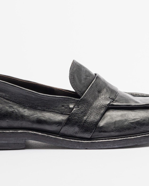 Le Ruemarcel Katai 100 Black Moccasins - Black
