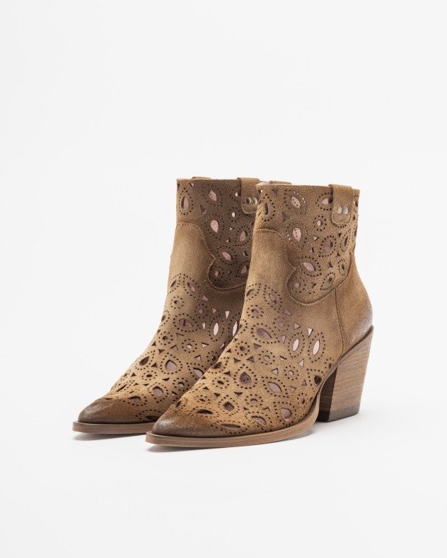 PROF 25013 Brown Ankle Boots - Camel