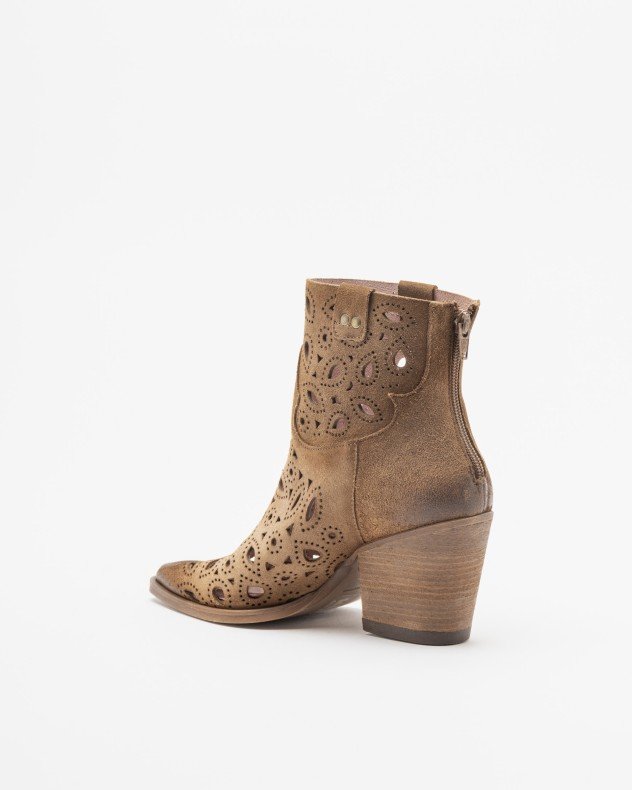 PROF 25013 Brown Ankle Boots - Camel