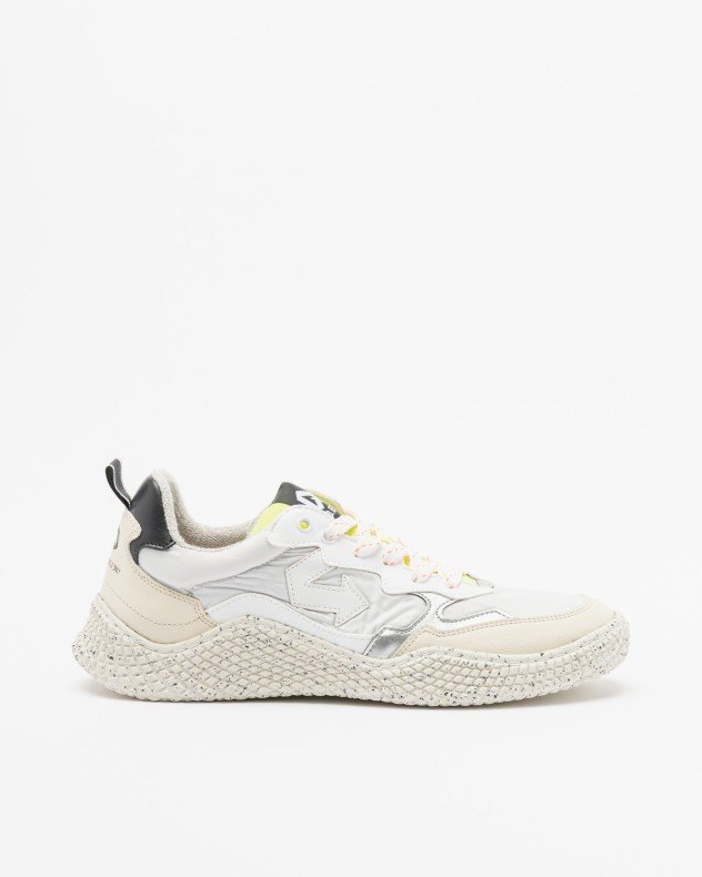 ID.Eight Hana White Crinkle White White sneakers - White