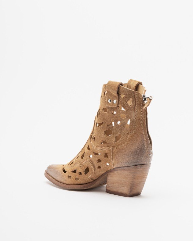 PROF M702M49 Camel Ankle Boots - Camel