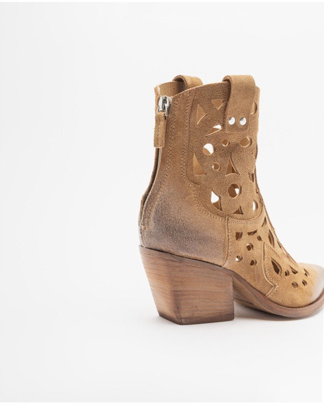 PROF M702M49 Camel Ankle Boots - Camel