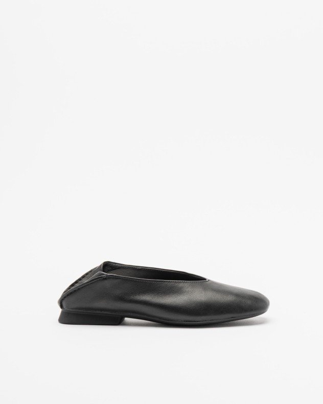Camper Casi Myra Black Ballerinas - Black